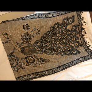 Ladies reversible fringe scarf